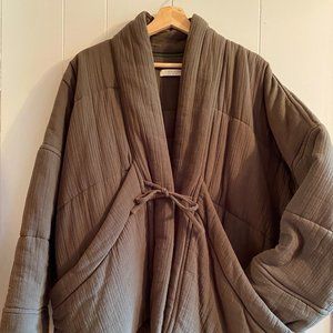 7115 by Szeki Olive Sumo Puffer